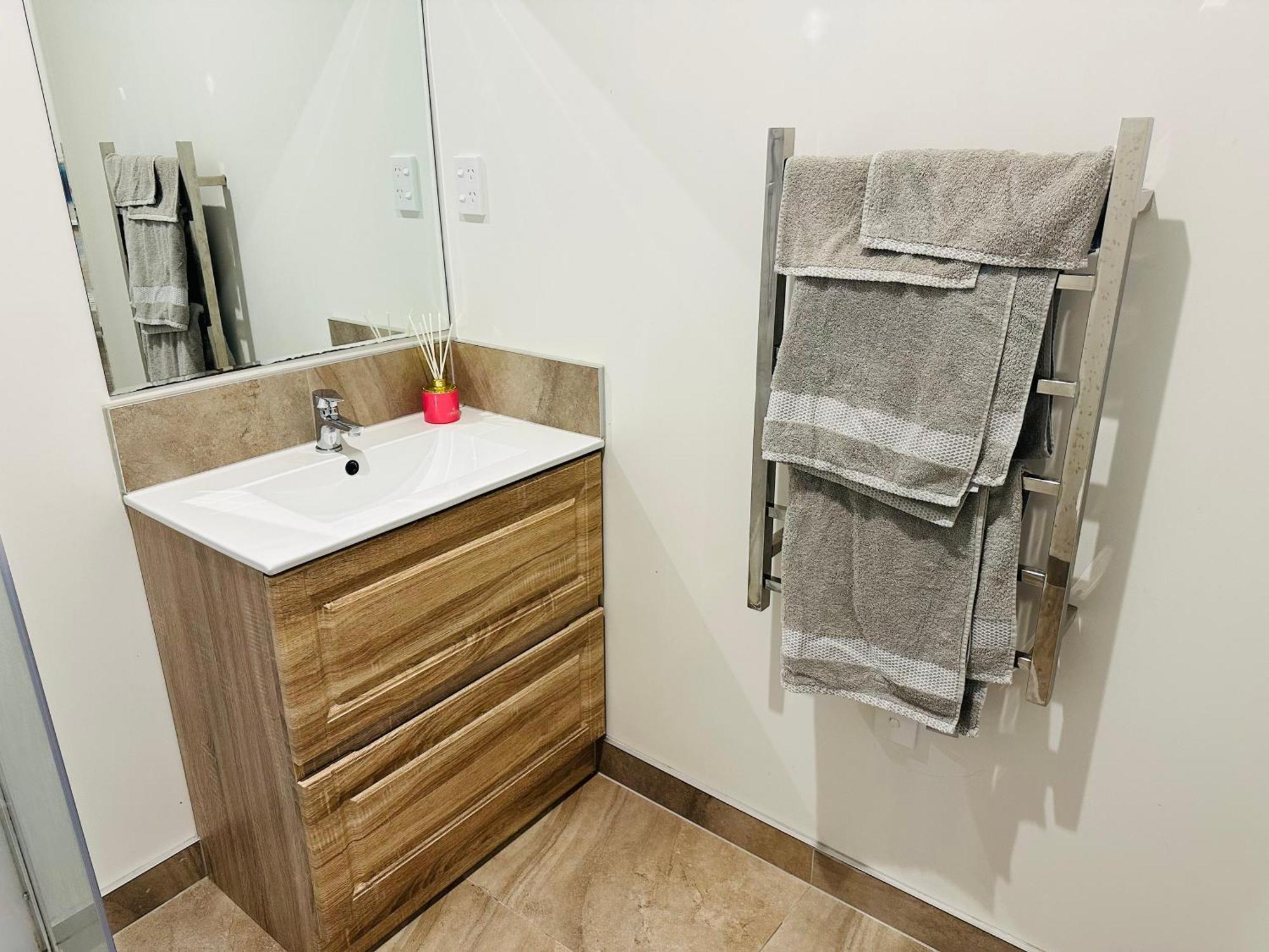 Otahuhu Town Centre Brand New Apartment 8B Auckland Exteriör bild